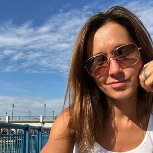 Meet your Posher, Angela